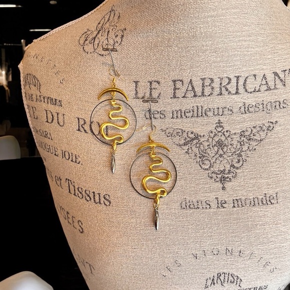 Chic Black, Gold, and Silver Toned Boho Snake Earrings Witchy - Picture 15 of 16